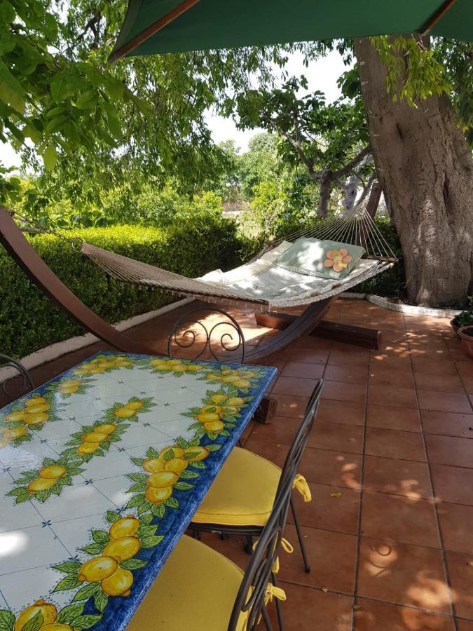 Hotel Scuderie Del Cavaliere Delle Gravine Castellaneta Exterior foto